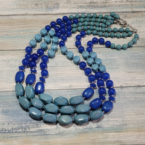 Blue Three Strands Necklace. - Picture 6 of 6